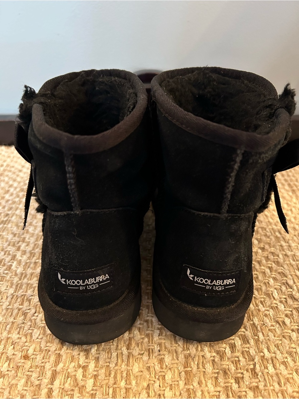 Koolaburra by UGG Victoria Mini Booties Black Suede Winter Bow Ankle Boots Sz 9 - Picture 4 of 9